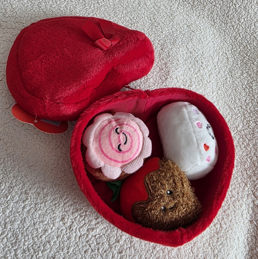 NWT Target 2026 Valentine's day 6" Chocolate Box Plush 4pc gift set / kid's toy